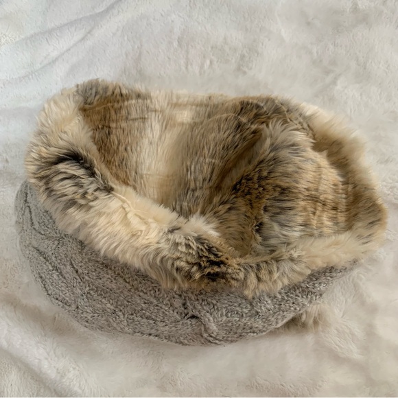 Aerie Faux Fur Chunky Knit Infinity Scarf Neck Gater Cream Gray - Picture 4 of 6